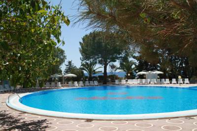 Imagen de la piscina del Hotel Villaggio Club Altalia. Foto 6