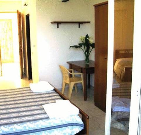 Imagen de la habitación del Hotel Villaggio Club Calanovellamare. Foto 6