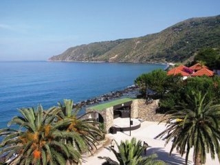 Imagen general del Hotel Villaggio Club La Mar&eacute;e. Foto 3