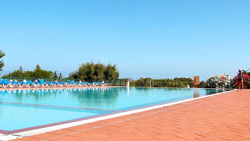 Imagen general del Hotel Villaggio Dei Pini. Foto 2