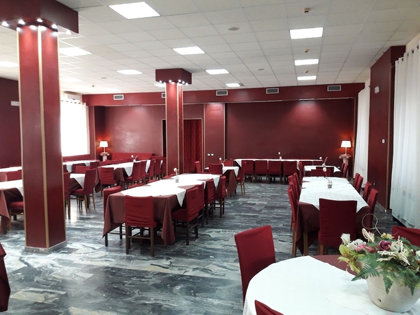 Imagen del bar/restaurante del Hotel Villaggio Della Mercede. Foto 2