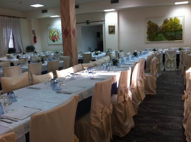 Imagen de los interiores del Hotel Villaggio Della Mercede. Foto 19