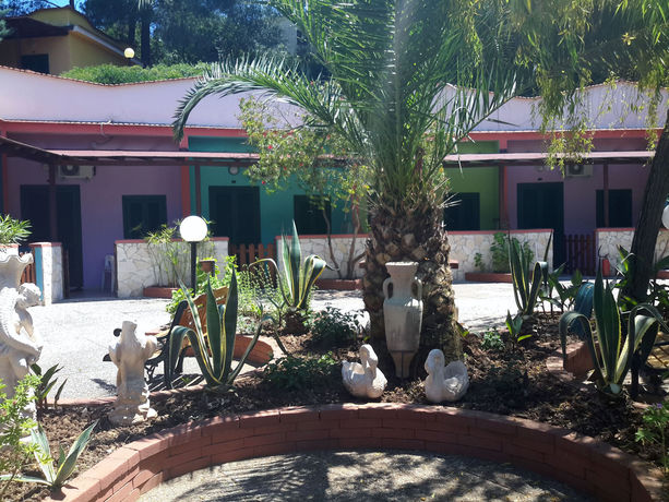 Imagen de los interiores del Hotel Villaggio Elisena. Foto 3