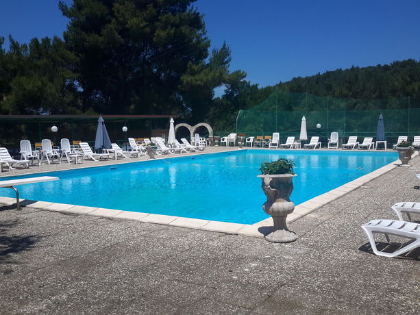 Imagen de los interiores del Hotel Villaggio Elisena. Foto 4