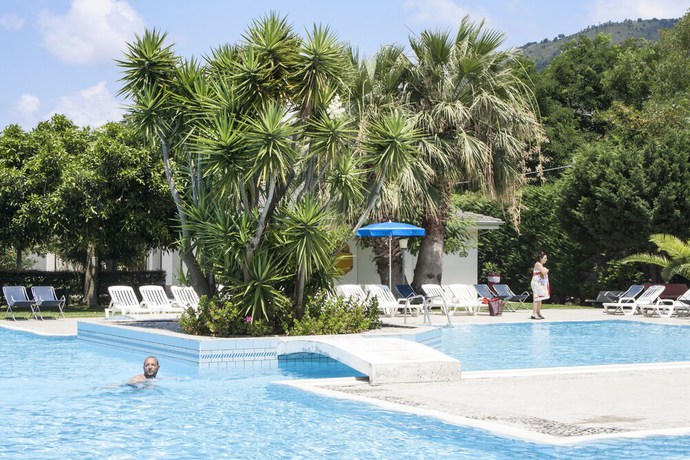 Imagen de la piscina del Hotel Villaggio Eurolido. Foto 16