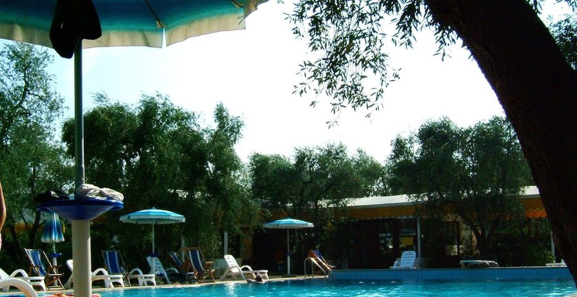 Imagen de la piscina del Hotel Villaggio Gallo. Foto 17