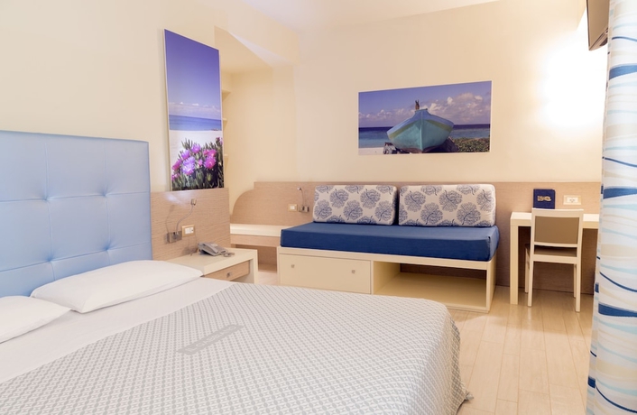 Imagen de la habitación del Hotel Villaggio Il Gabbiano. Foto 5