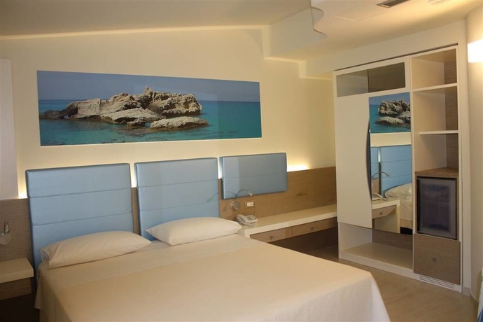 Imagen de la habitación del Hotel Villaggio Il Gabbiano. Foto 12