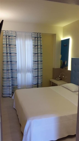 Imagen de la habitación del Hotel Villaggio Il Gabbiano. Foto 16