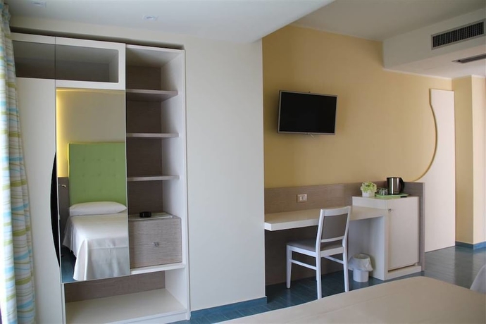 Imagen de la habitación del Hotel Villaggio Il Gabbiano. Foto 17