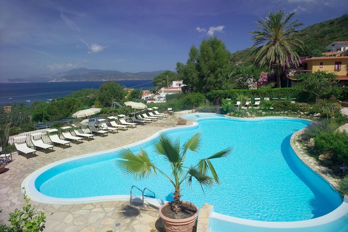 Imagen de la piscina del Hotel Villaggio Innamorata - Villa Adalgisa. Foto 20
