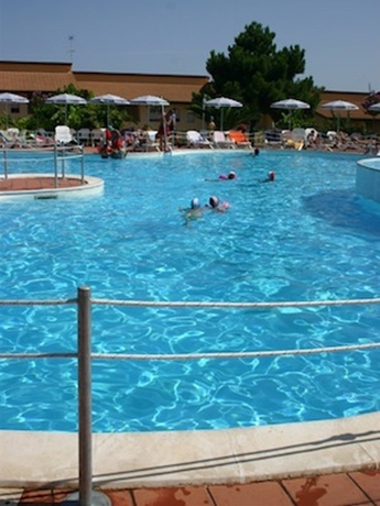 Imagen general del Hotel Villaggio La Pace Hotel. Foto 8