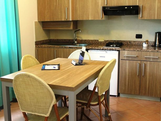 Imagen de los exteriores del Hotel Villaggio La Pescaccia. Foto 8