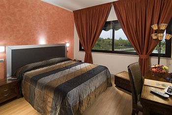 Imagen de la habitación del Hotel Villaggio La Pescaccia. Foto 2