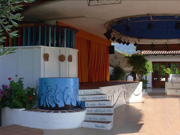Imagen de los interiores del Hotel Villaggio La Pizzuta. Foto 13