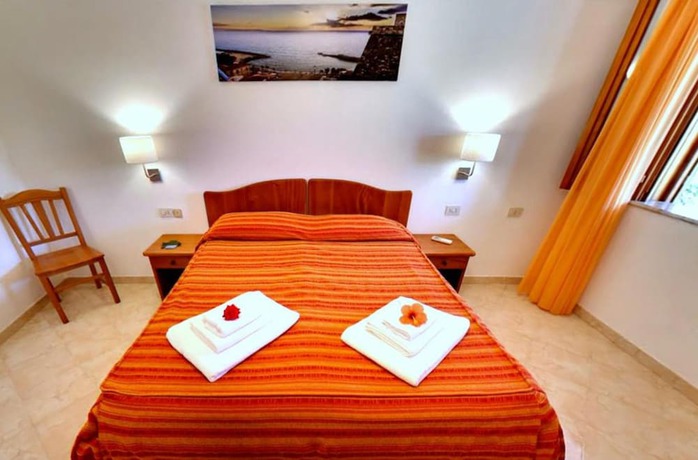 Imagen de la habitación del Hotel Villaggio La Pizzuta. Foto 10