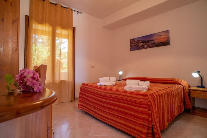 Imagen de la habitación del Hotel Villaggio La Pizzuta. Foto 11