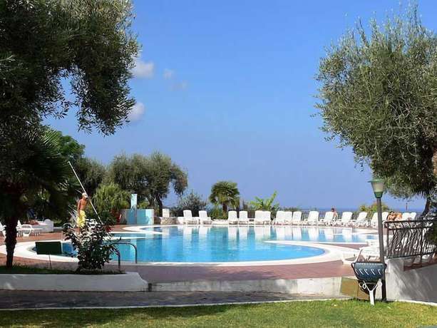 Imagen de la piscina del Hotel Villaggio La Pizzuta. Foto 20