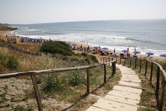 Imagen de los exteriores del Hotel Villaggio L'oasi. Foto 7