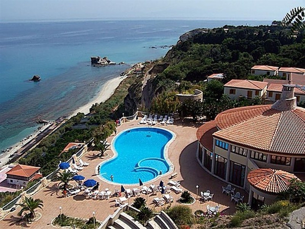 Imagen general del Hotel Villaggio Marco Polo, Santa Domenica. Foto 3