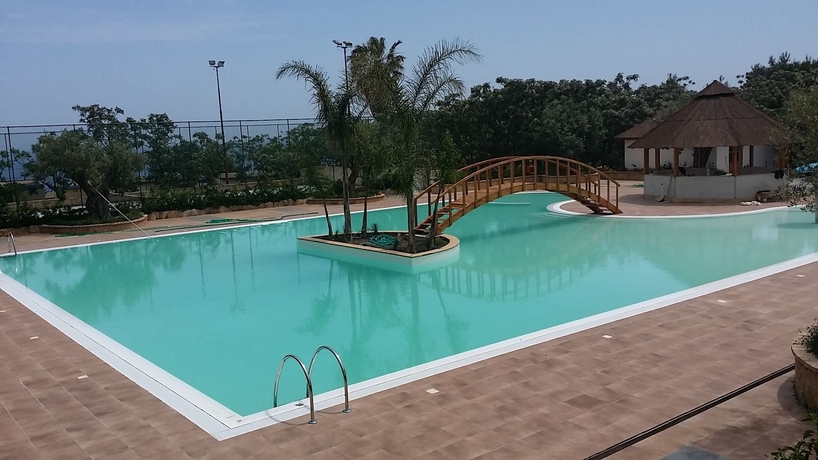 Imagen de la piscina del Hotel Villaggio Marinella. Foto 16