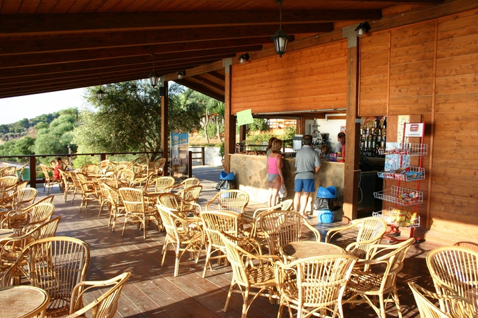 Imagen del bar/restaurante del Hotel Villaggio Marinella. Foto 2