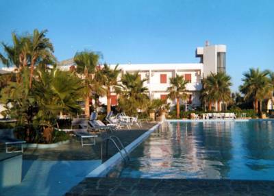 Imagen de la piscina del Hotel Villaggio Poseidone. Foto 4