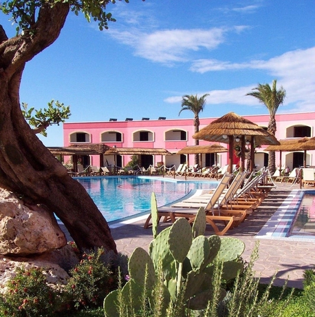 Imagen de la piscina del Hotel Villaggio Punta Grossa. Foto 19