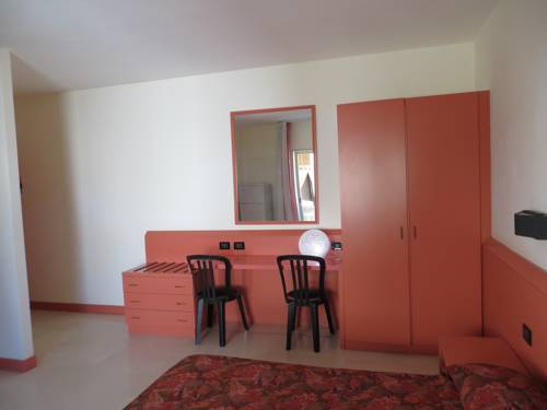 Imagen de la habitación del Hotel Villaggio Ripa. Foto 6