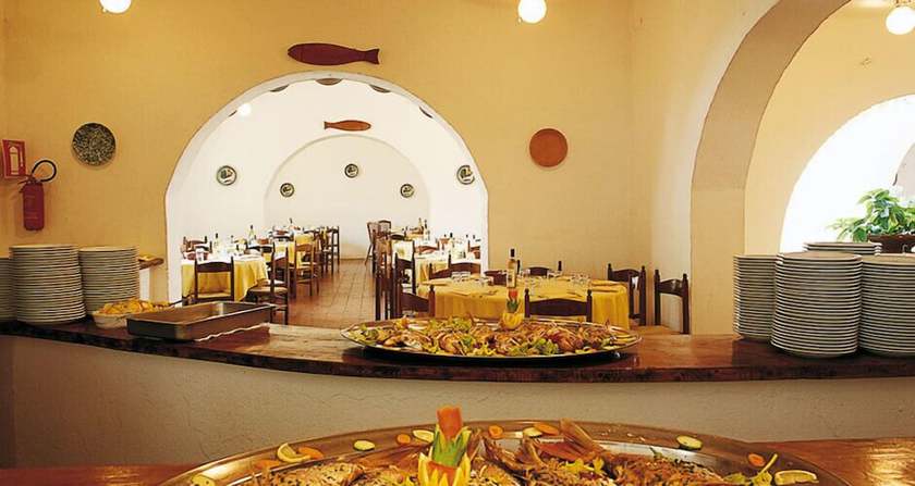 Imagen del bar/restaurante del Hotel Villaggio Sabbie Bianche. Foto 9