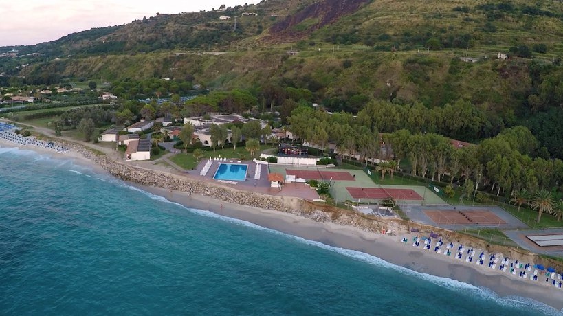 Imagen de los exteriores del Hotel Villaggio Sabbie Bianche. Foto 14
