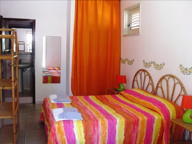 Imagen de la habitación del Hotel Villaggio Simenzaru. Foto 6