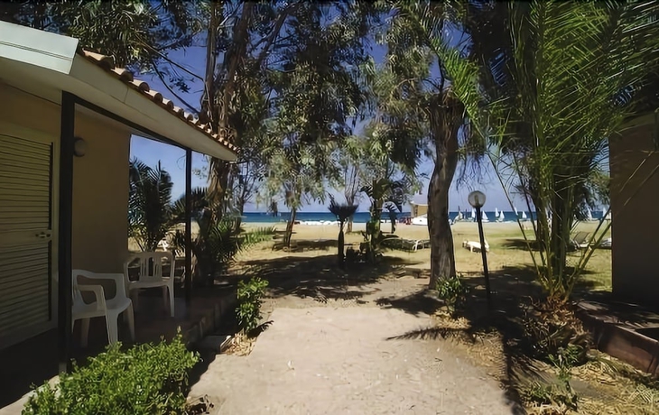 Imagen de los exteriores del Hotel Villaggio Simenzaru. Foto 8