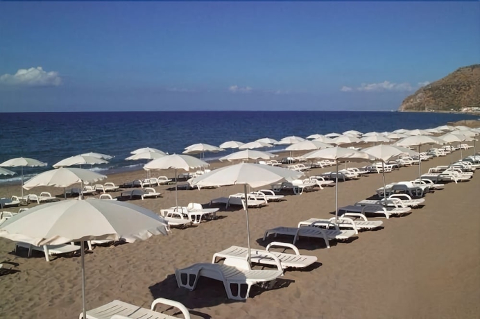Imagen de los exteriores del Hotel Villaggio Simenzaru. Foto 12