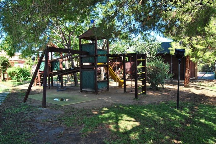 Imagen de los exteriores del Hotel Villaggio Spiagge Rosse. Foto 6