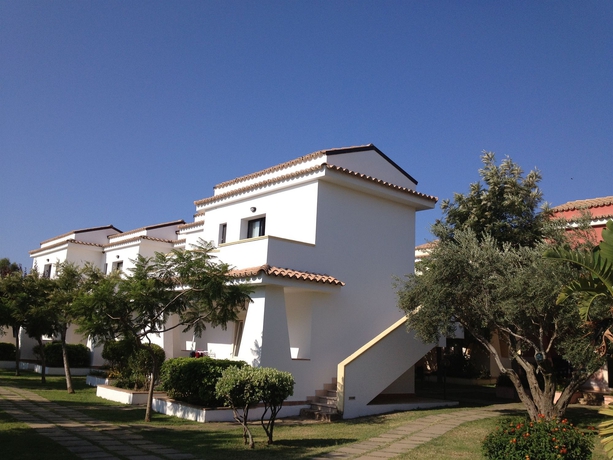 Imagen de los exteriores del Hotel Villaggio Spiagge Rosse. Foto 7