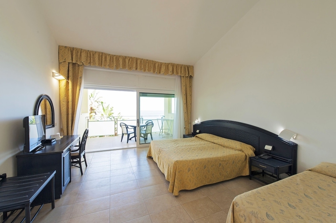 Imagen de la habitación del Hotel Villaggio Stromboli. Foto 12