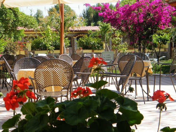 Imagen de los interiores del Hotel Villaggio Tab&ugrave;. Foto 13