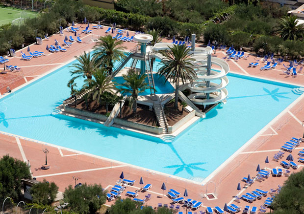 Imagen de la piscina del Hotel Villaggio Torre Macauda. Foto 14