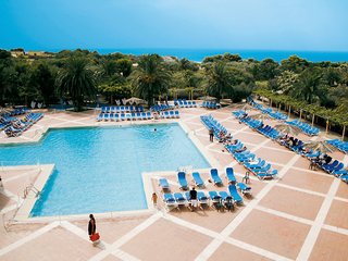 Imagen de la piscina del Hotel Villaggio Torre Macauda. Foto 16
