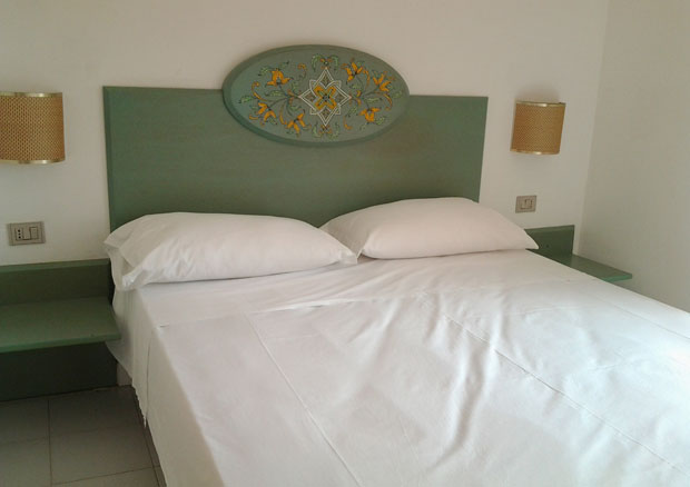Imagen de la habitación del Hotel Villaggio Torre Macauda. Foto 8