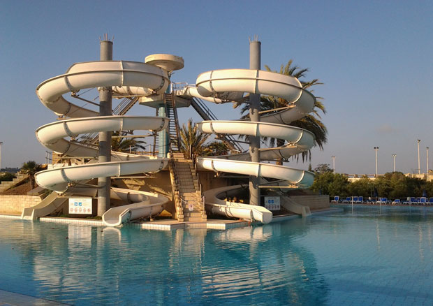 Imagen de la piscina del Hotel Villaggio Torre Macauda. Foto 18