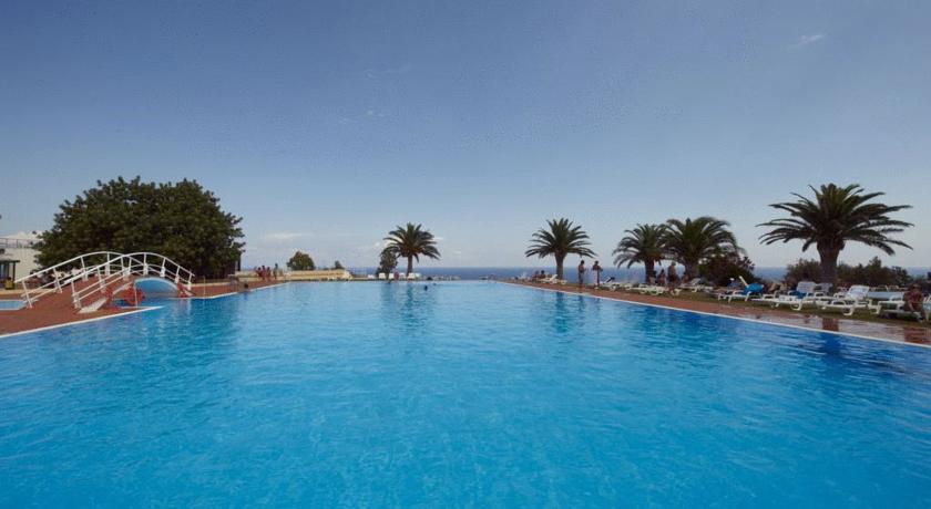 Imagen de la piscina del Hotel Villaggio Torre Normanna. Foto 9