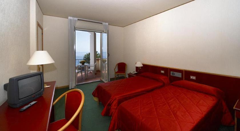 Imagen de la habitación del Hotel Villaggio Torre Normanna. Foto 2