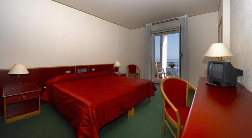 Imagen de la habitación del Hotel Villaggio Torre Normanna. Foto 3