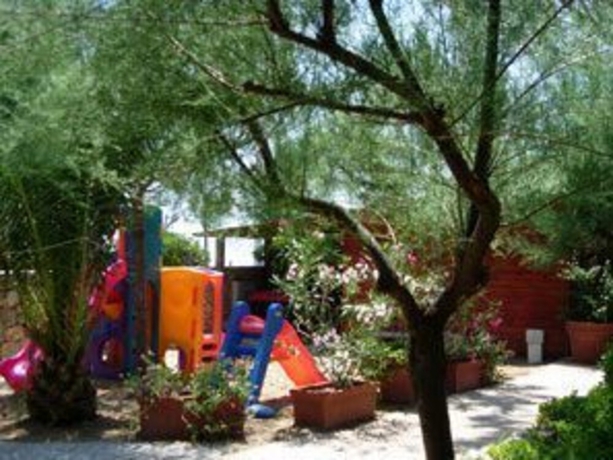 Imagen de los exteriores del Hotel Villaggio Torre San Vito. Foto 12
