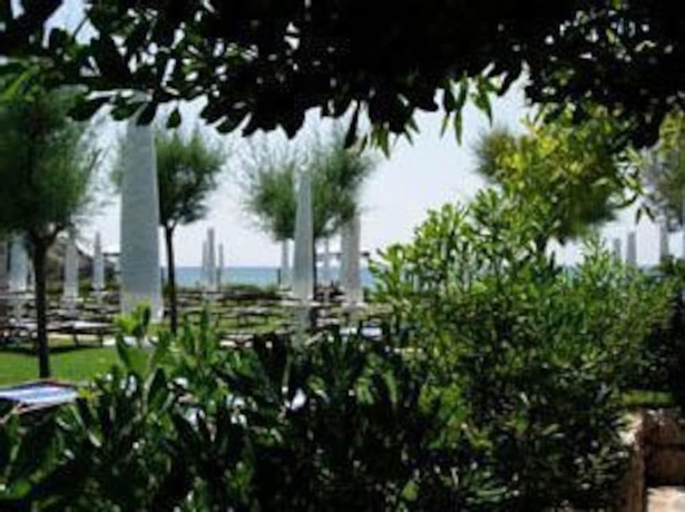 Imagen de los exteriores del Hotel Villaggio Torre San Vito. Foto 13