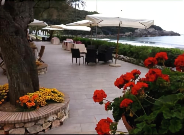 Imagen del bar/restaurante del Hotel Villaggio Torre San Vito. Foto 6