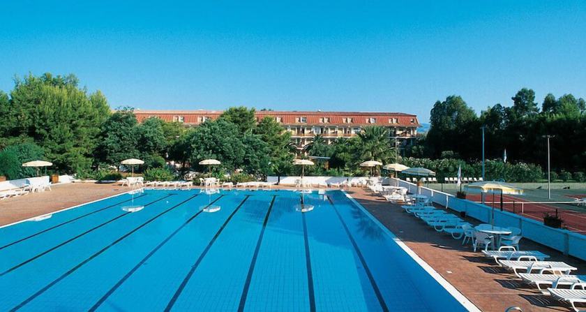 Imagen de la piscina del Hotel Villaggio Triton - Aurums. Foto 18