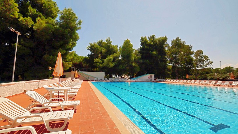 Imagen de la piscina del Hotel Villaggio Triton - Aurums. Foto 20